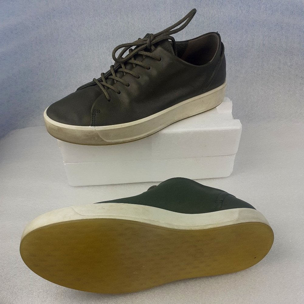 ECCO Leather Green EXTRA WIDTH Sneaker Made in Portugal 7 runs big fits men 9us